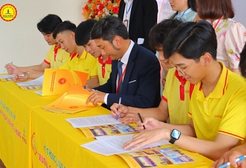Trường Cao đẳng Đại Việt Đà Nẵng ký hợp đồng Cam kết việc làm với K23
